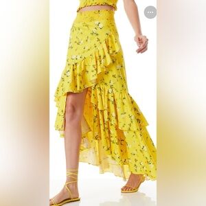 Alice and Olivia women’s Yellow Floral Layered Skirt NWT - size 8